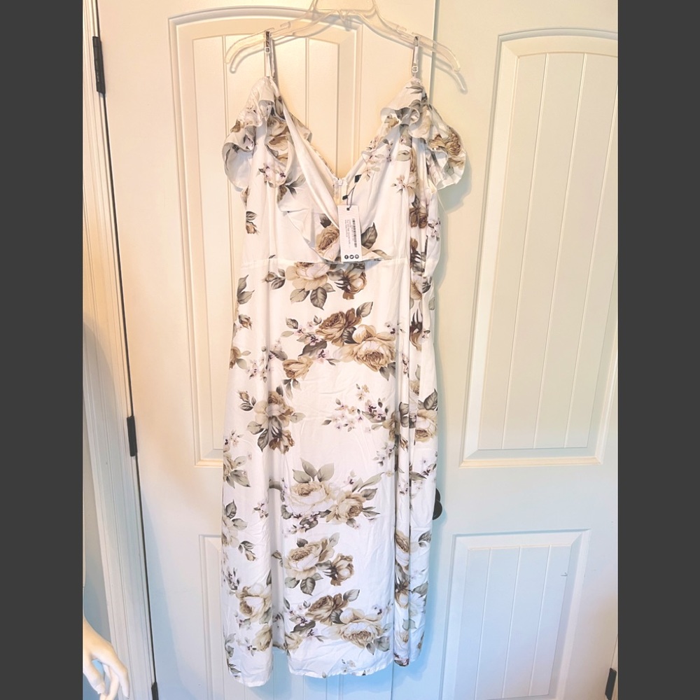 BooHoo Women’s Plus Size 18 NWT White Floral Dress